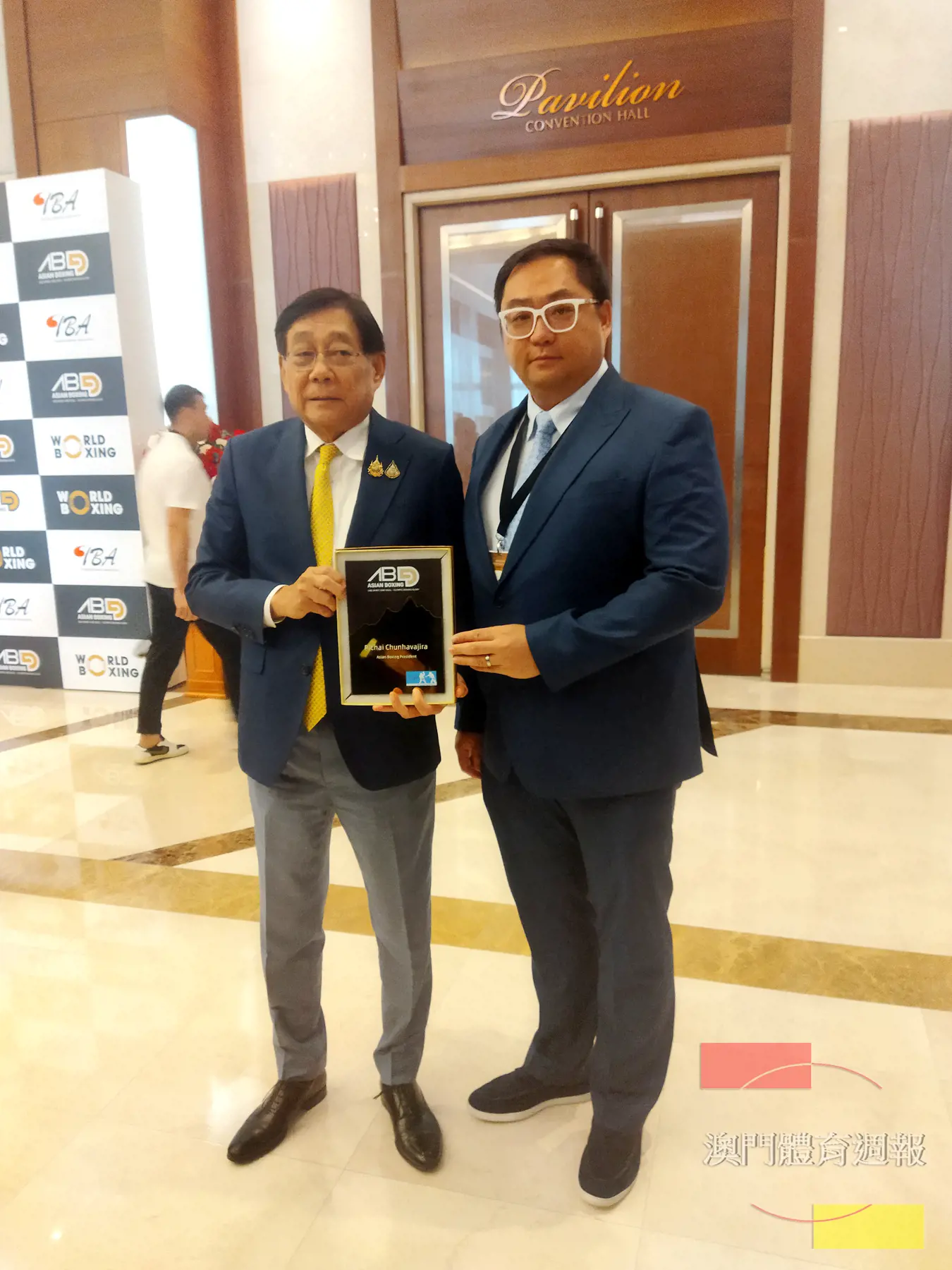 老傑龍祝賀泰國代表Pichai Chunhavajira成功當選亞洲拳擊聯會新一屆主席.jpg